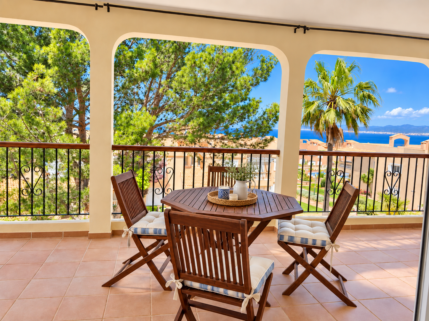 Mediterraneer Balkon mit Meerblick