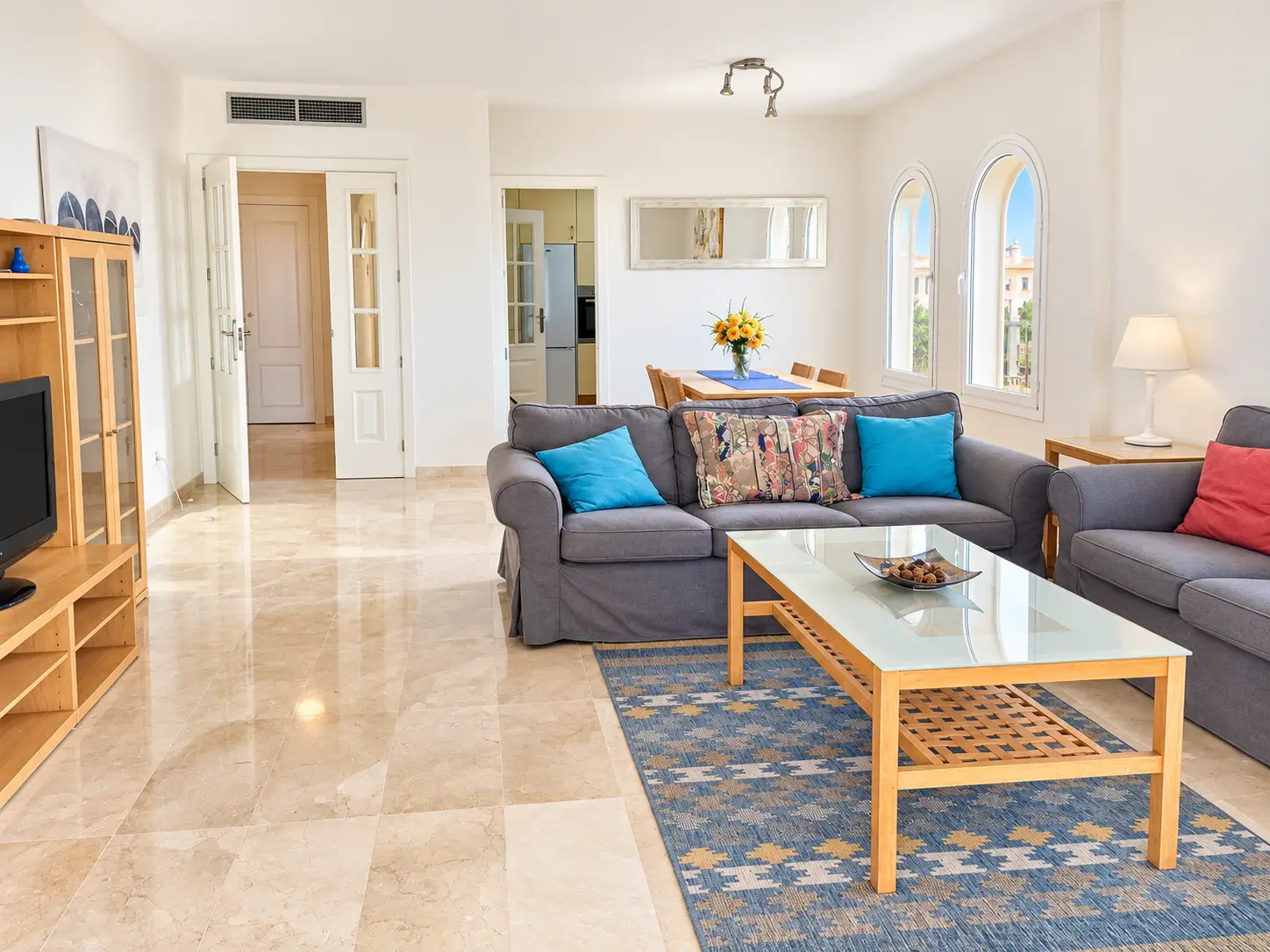wide_bright_modern_living_dining_room_interior_p_1